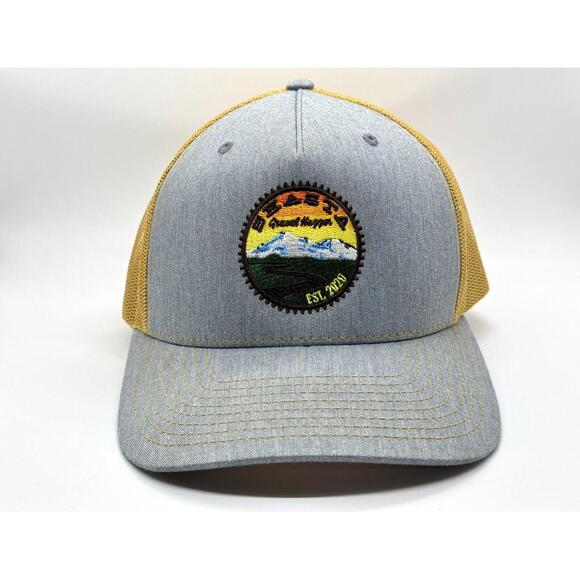 Mt. Shasta Gravel Hugger Race 112FP - Richardson Five Panel Trucker SnapBack Cap - Picture 1 of 5